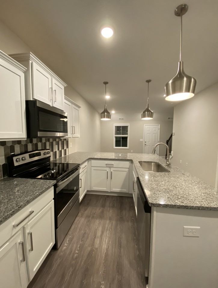 1040 Glenkirk Dr #H - Photo 7 of 11