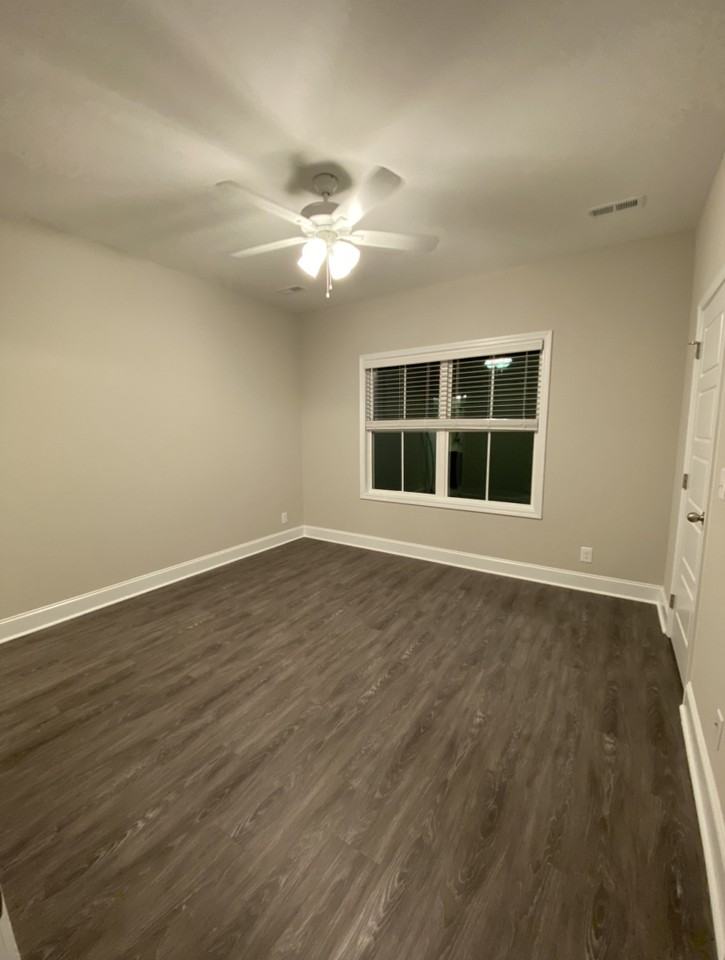 1040 Glenkirk Dr #H - Photo 5 of 11