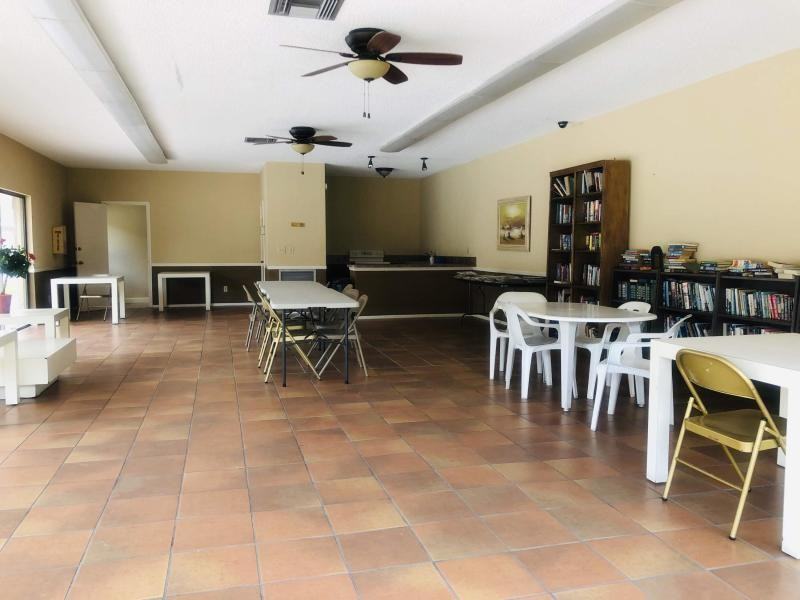 1041 Se Monterey Rd #B5 - Photo 7 of 13