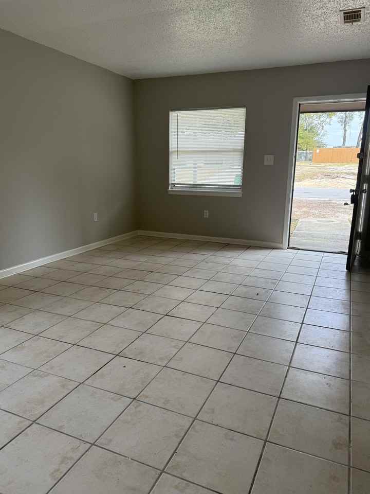 616 West Sunset Boulevard - 1Unit A #1 - Photo 3 of 12