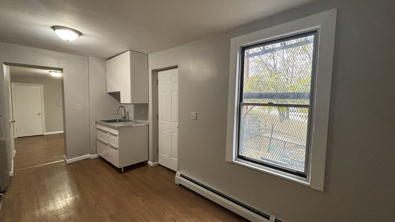 215 Mulberry St #01 - Photo 5 of 12