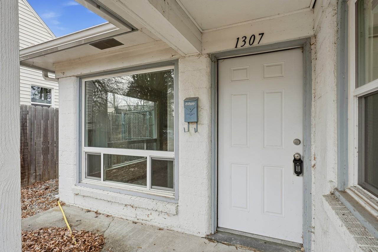 1307 E Thurston Ave #1 - Photo 3 of 25