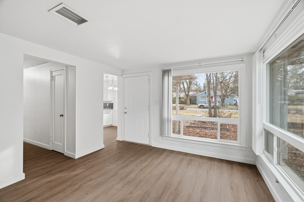 1307 E Thurston Ave #1 - Photo 4 of 25