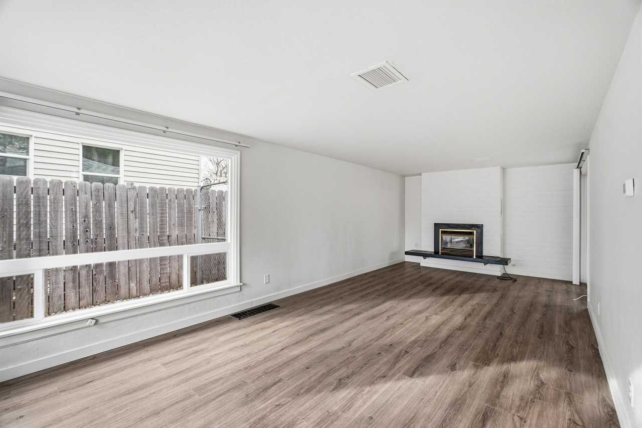 1307 E Thurston Ave #1 - Photo 5 of 25