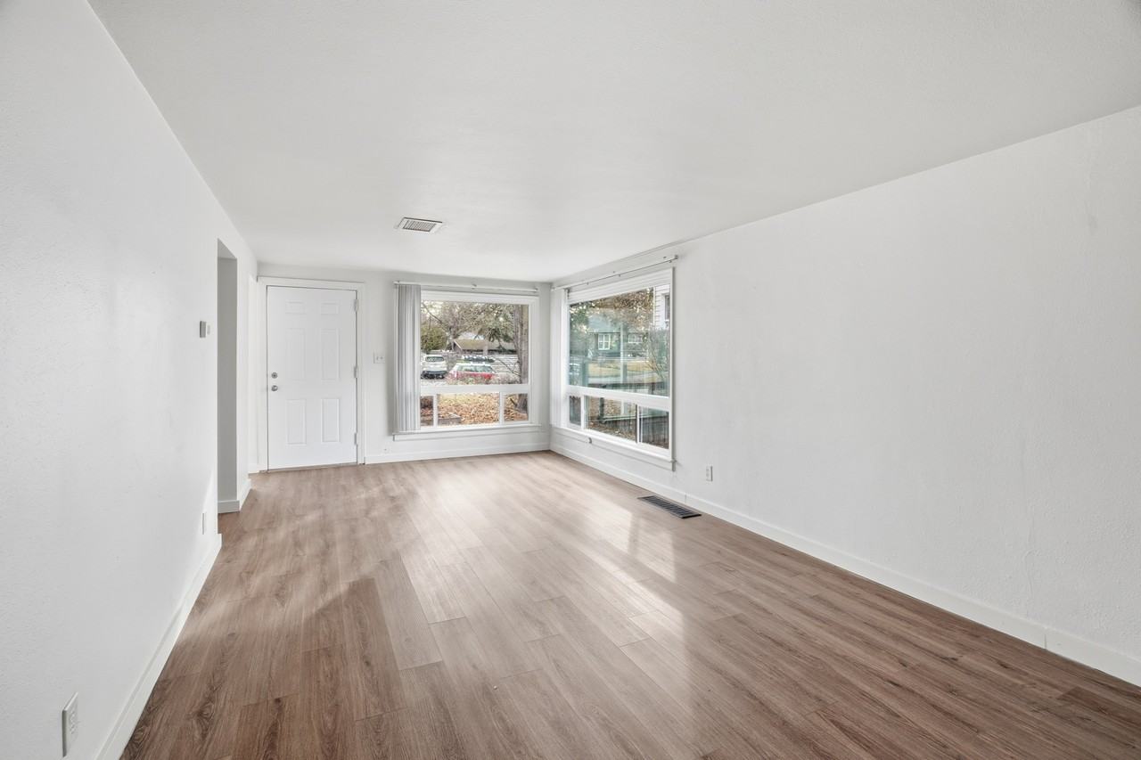 1307 E Thurston Ave #1 - Photo 7 of 25