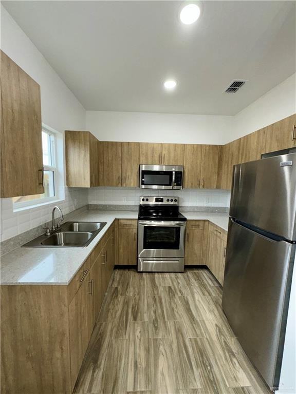 449 E Acacia St #4 - Photo 4 of 9