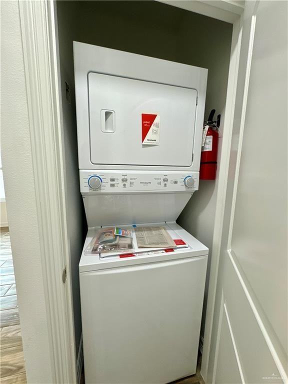 449 E Acacia St #4 - Photo 6 of 9