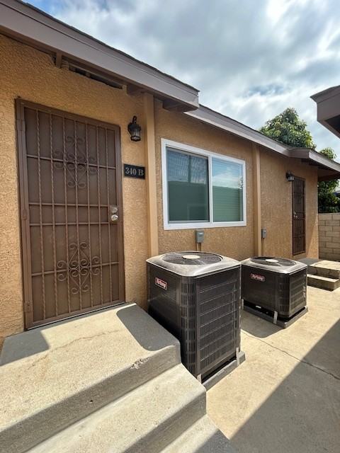 340 W Raymond St #B - Photo 3 of 16