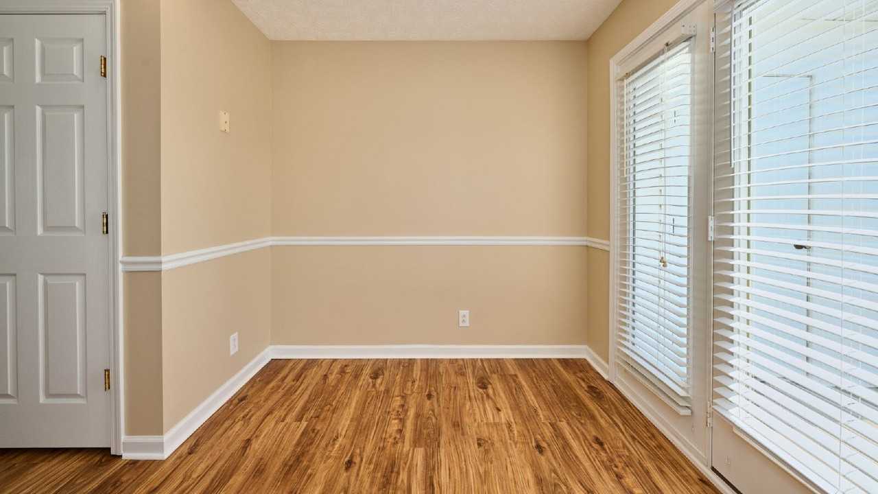 1006 Brooklyn Dr - Photo 5 of 30