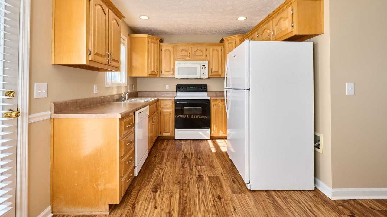 1006 Brooklyn Dr - Photo 6 of 30