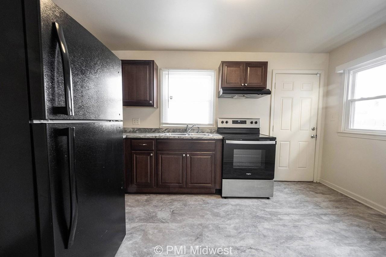 264 N Holmes Ave - Photo 6 of 17