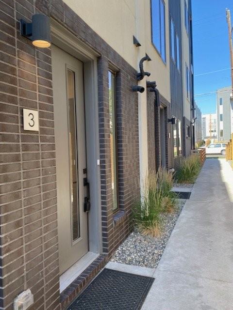 1724 Irving St Unit 3 - Photo 3 of 25