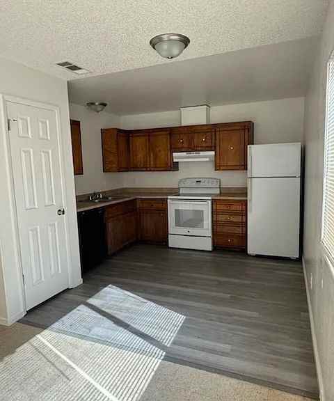 2553 Glen Ave - Photo 6 of 11