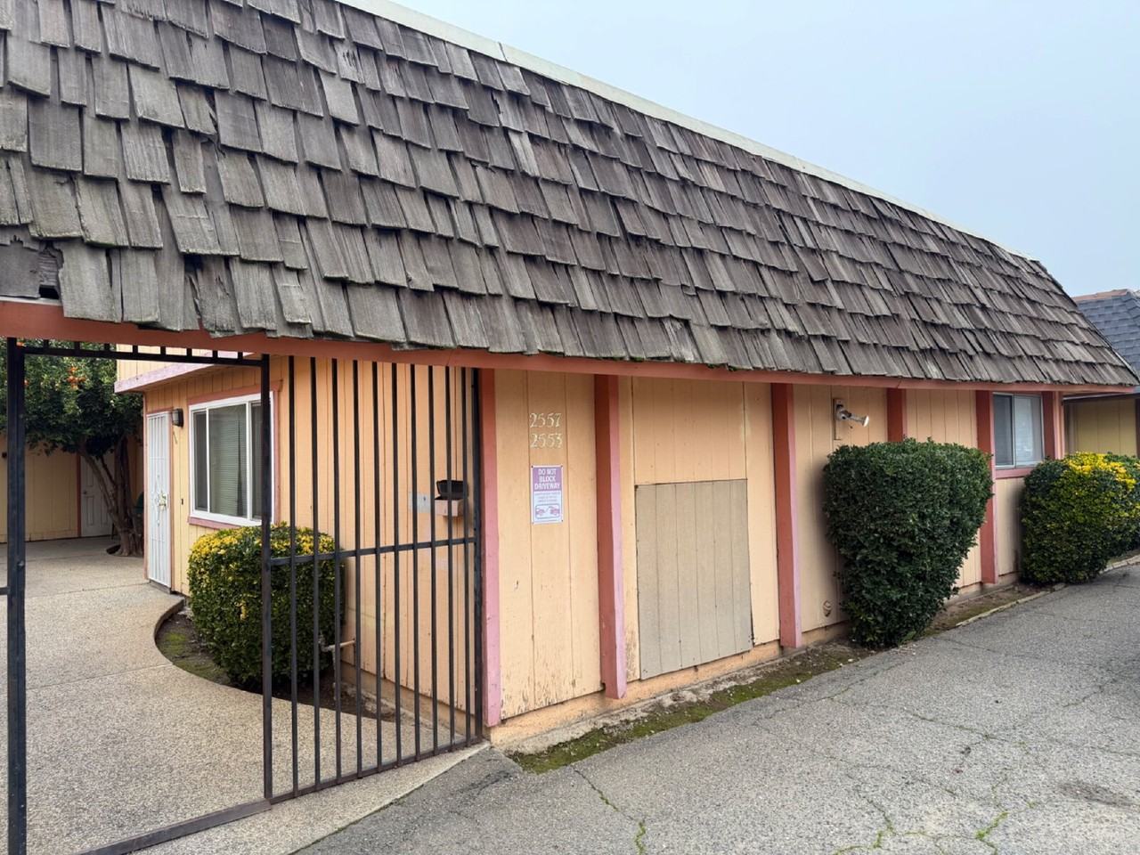 2553 Glen Ave - Photo 7 of 11