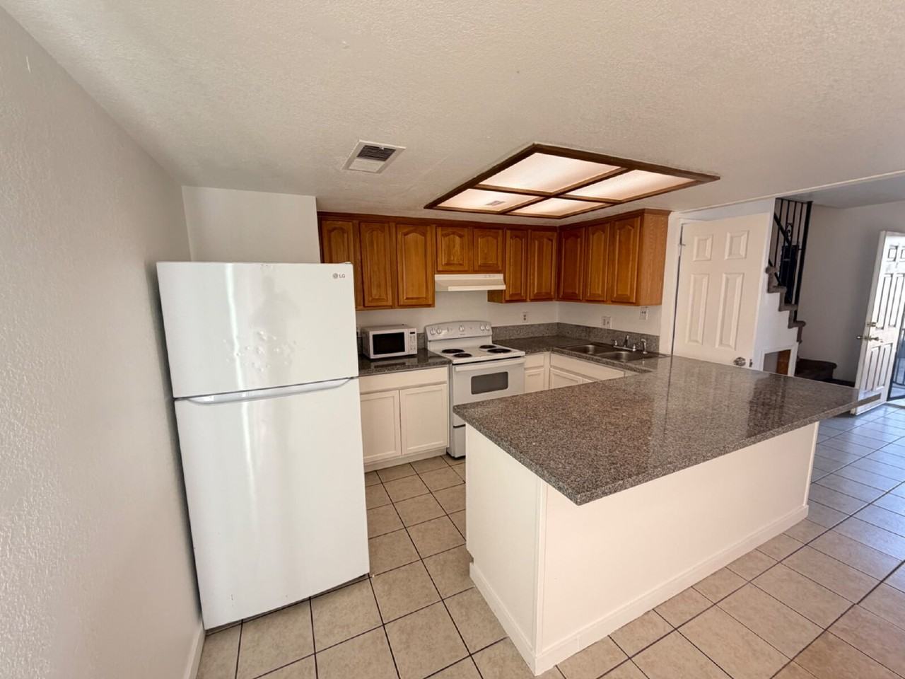 1705 W North Bear Creek Dr - Photo 2 of 4