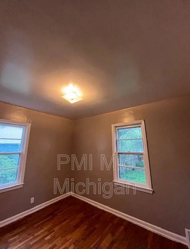 813 Alvord Ave - Photo 4 of 9