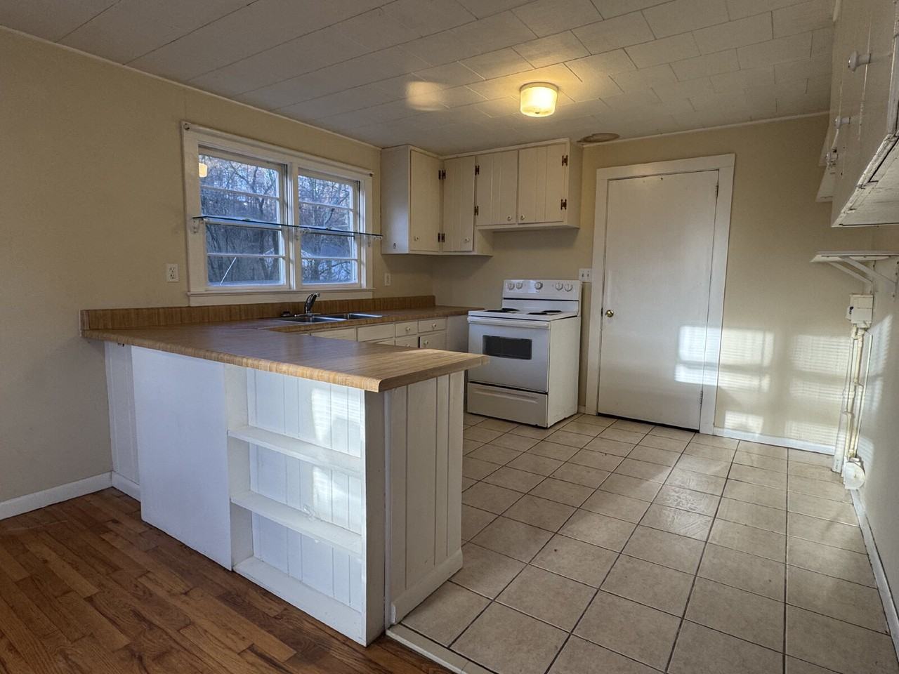 3921 Cleveland Hwy - Photo 4 of 9