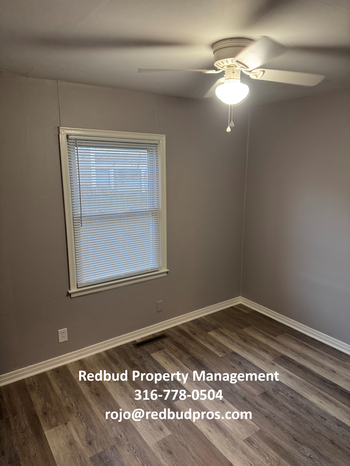 725 S Barlow St - Photo 3 of 12