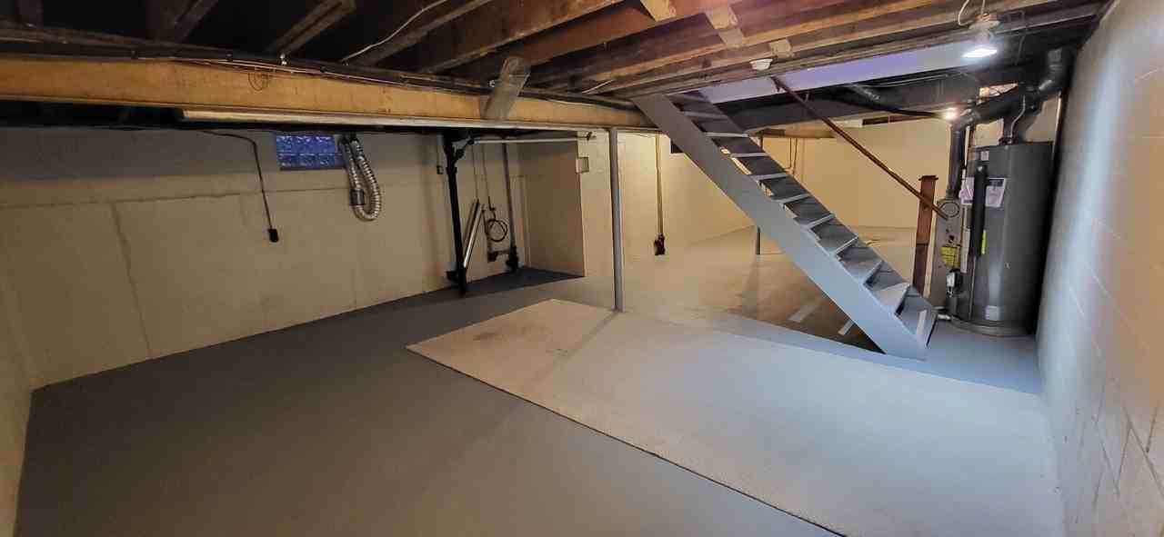 446 N Madison St - Photo 5 of 8