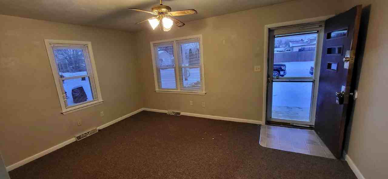 446 N Madison St - Photo 7 of 8