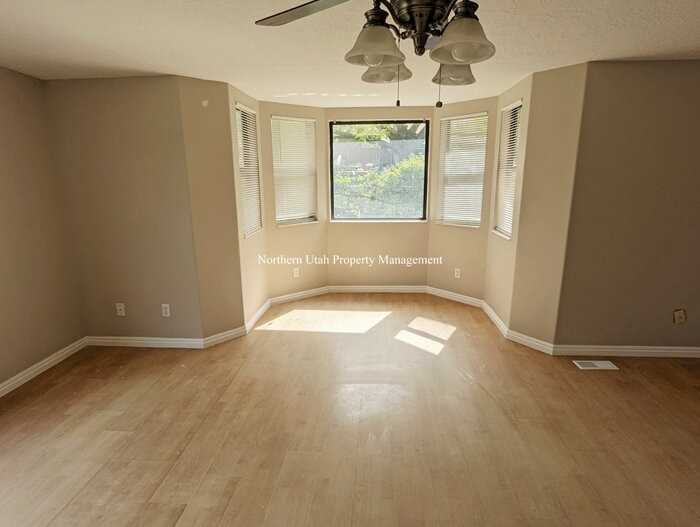 1161 Vitt Dr Frnt - Photo 2 of 14