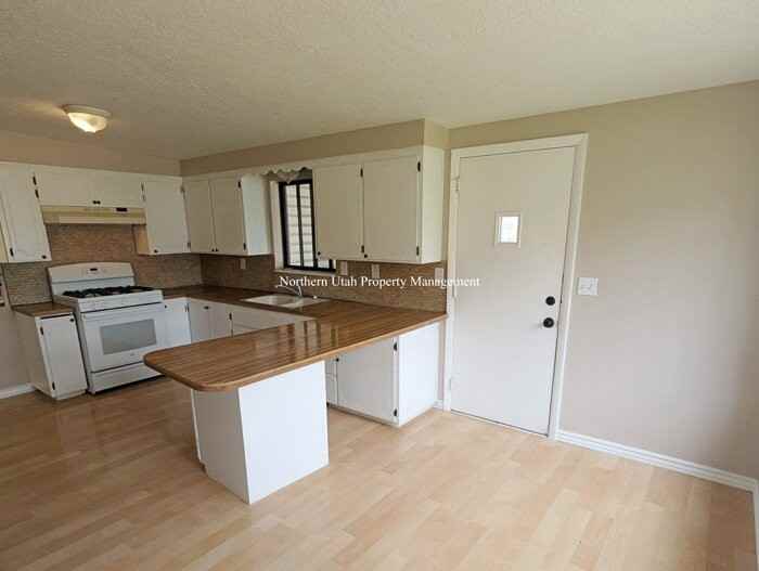 1161 Vitt Dr Frnt - Photo 7 of 14