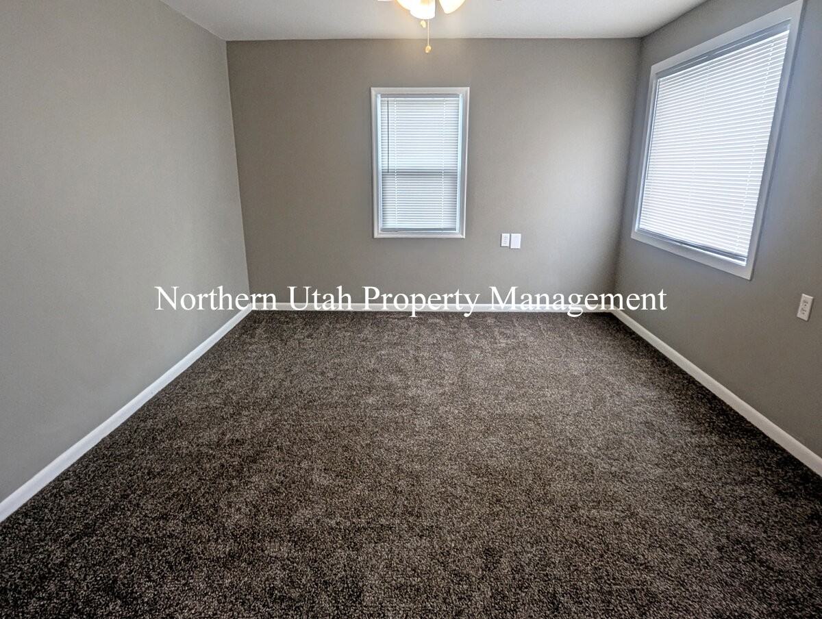 264 36th St - Photo 2 of 18