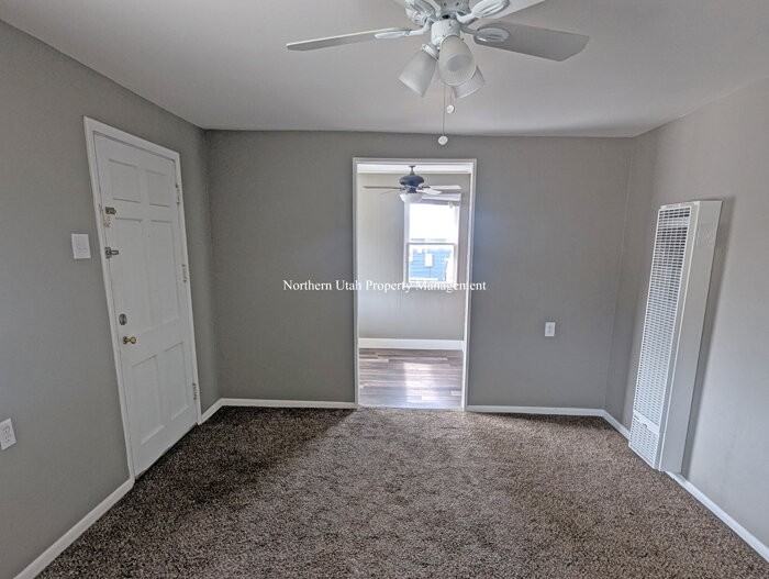 264 36th St - Photo 3 of 18