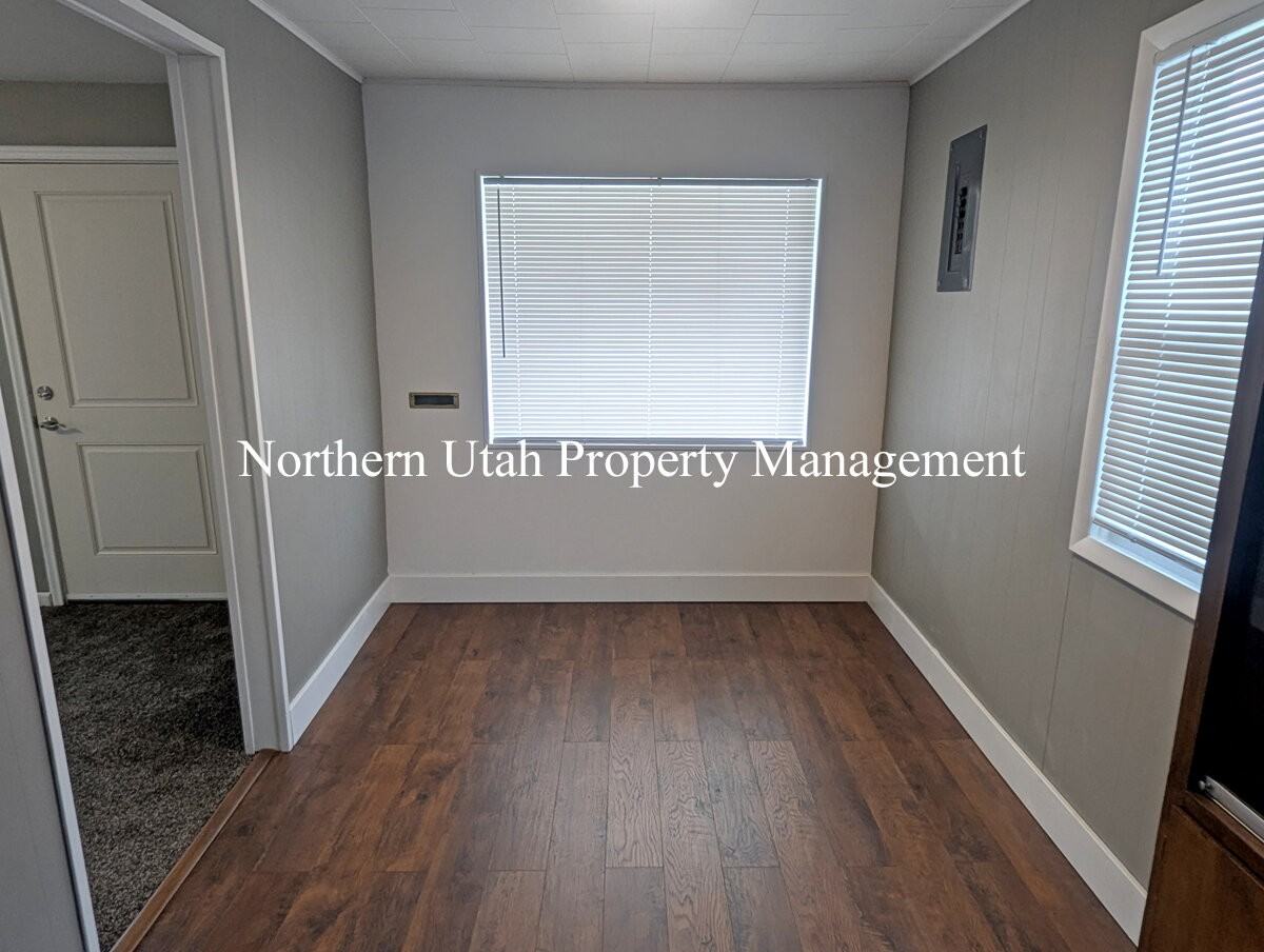 264 36th St - Photo 4 of 18