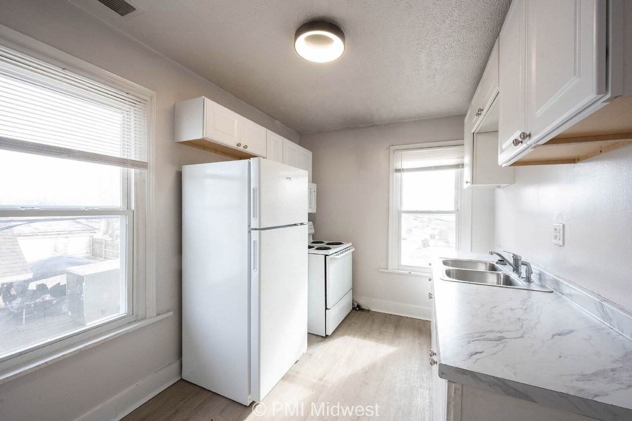 2211 E New York St #B - Photo 4 of 16