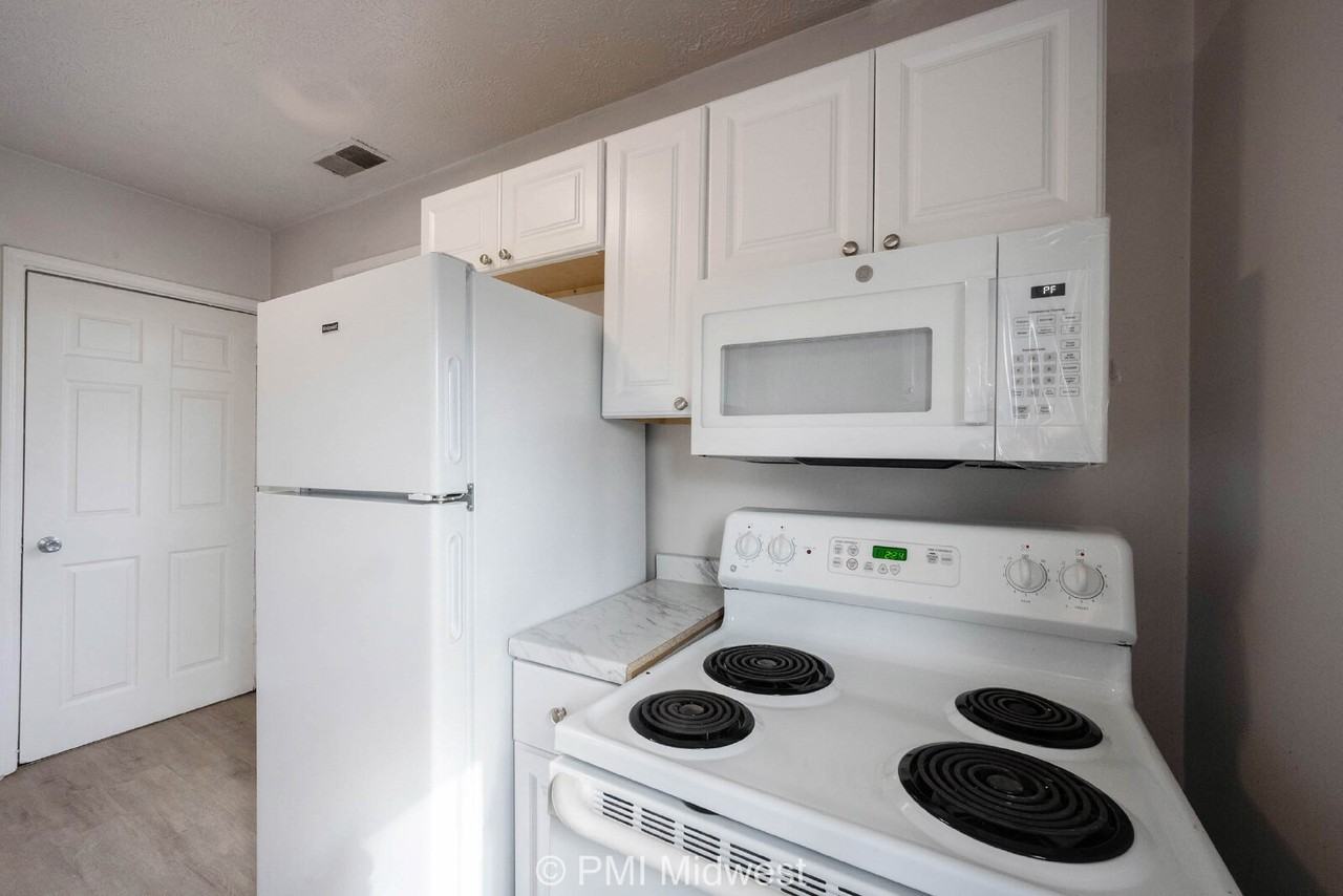 2211 E New York St #B - Photo 6 of 16