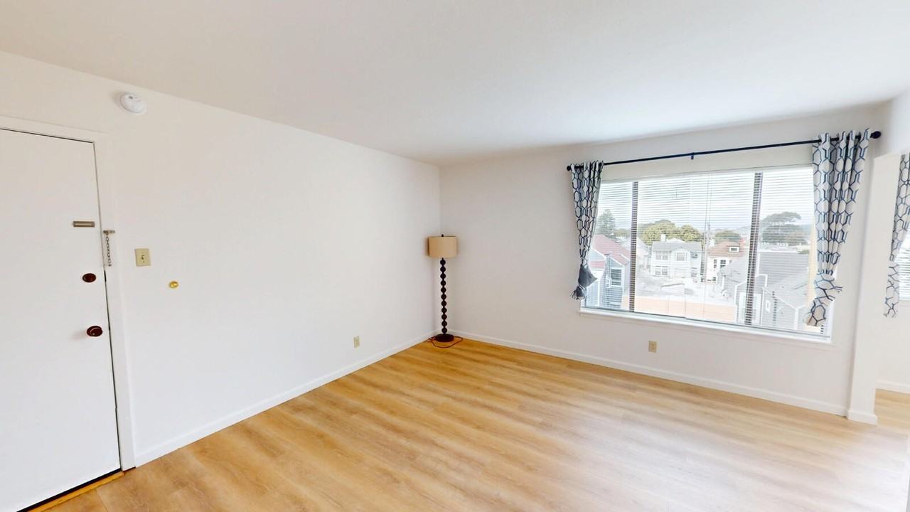 465 10th Ave - Photo 2 of 11