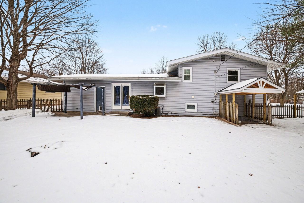 3317 Dawn Dr - Photo 3 of 16