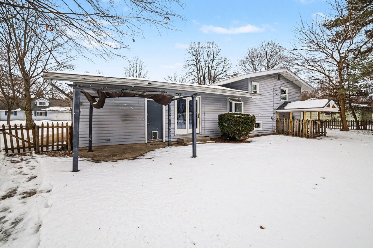 3317 Dawn Dr - Photo 4 of 16