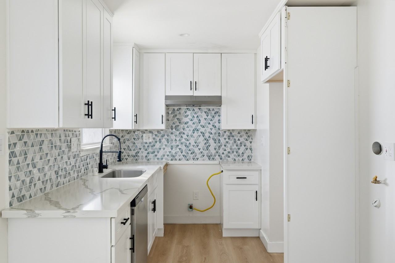 7227 Beck Ave - Photo 2 of 11