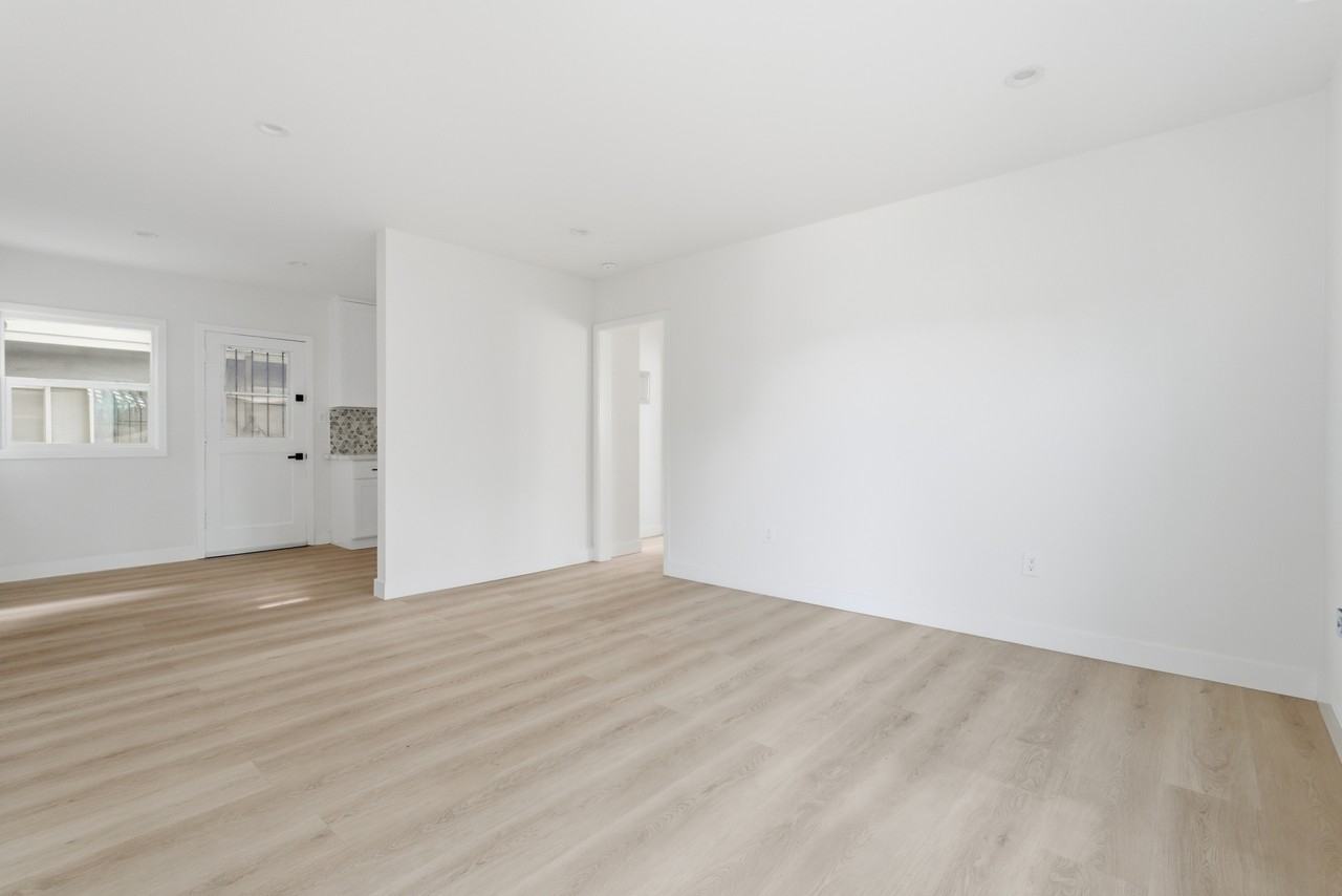 7227 Beck Ave - Photo 3 of 11