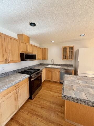 8310 N Edison St - Photo 6 of 22