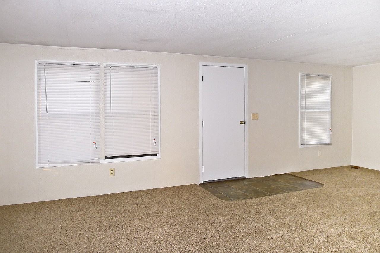 193 Lawrence Ln - Photo 4 of 9