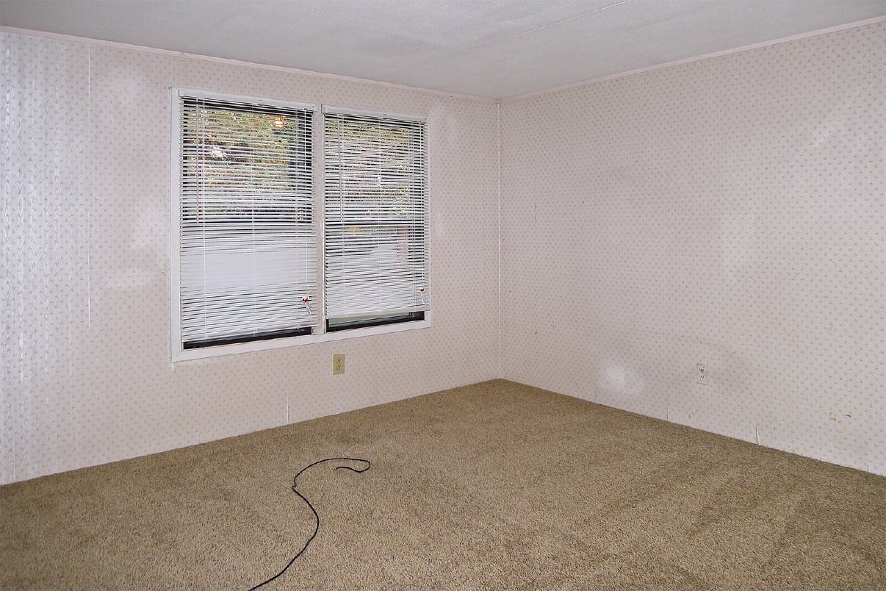 193 Lawrence Ln - Photo 7 of 9