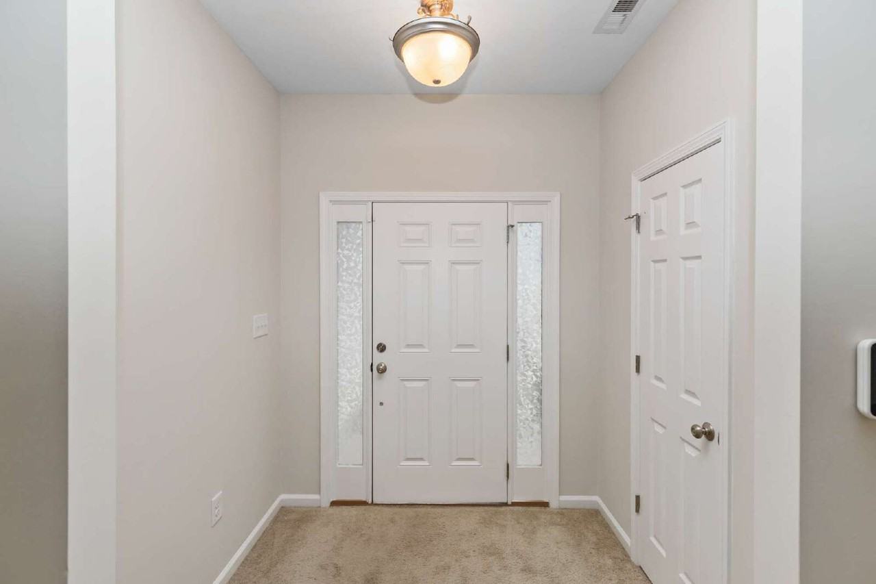 19 Denby Cir - Photo 6 of 32