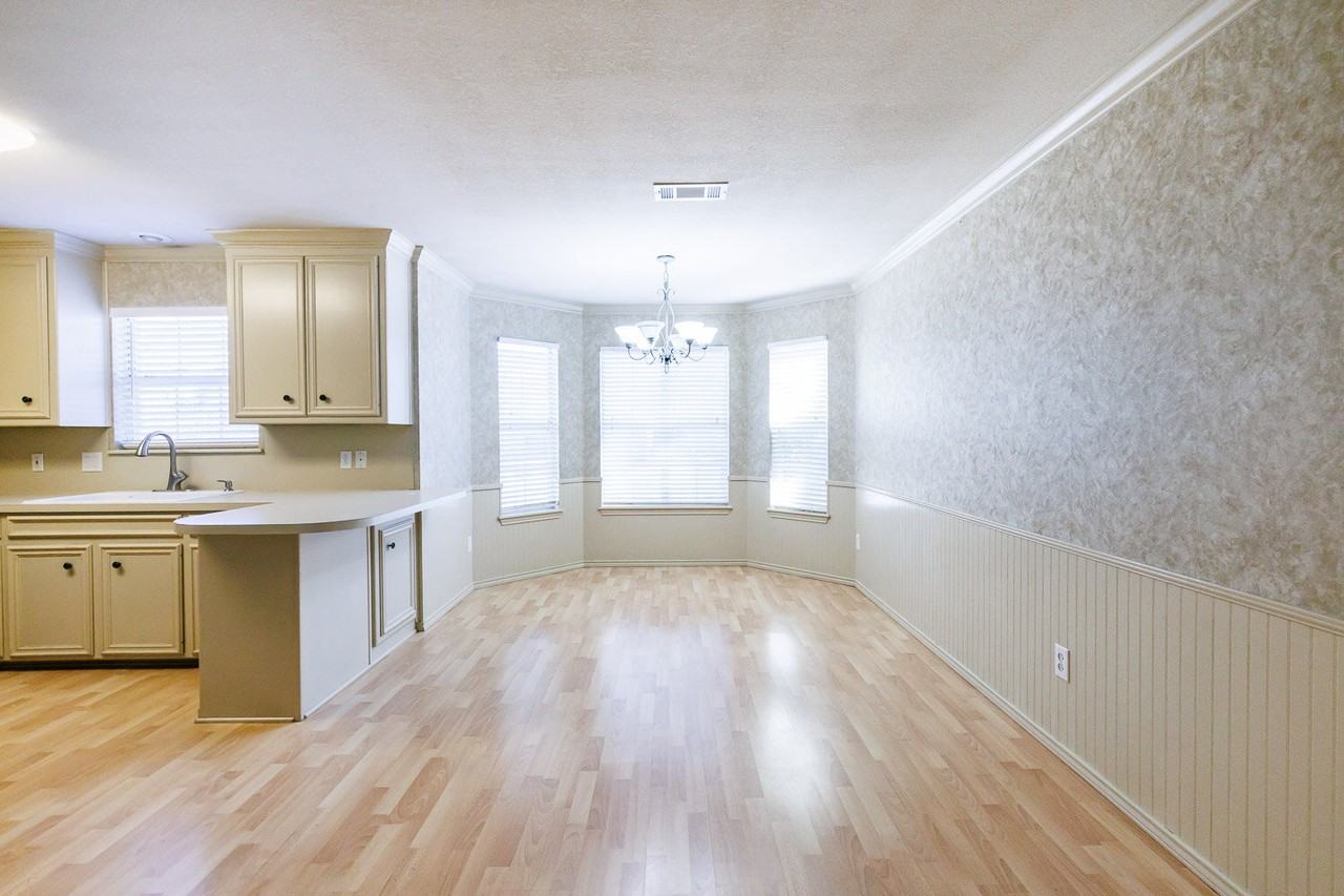 8210 Chicago Ave - Photo 4 of 20