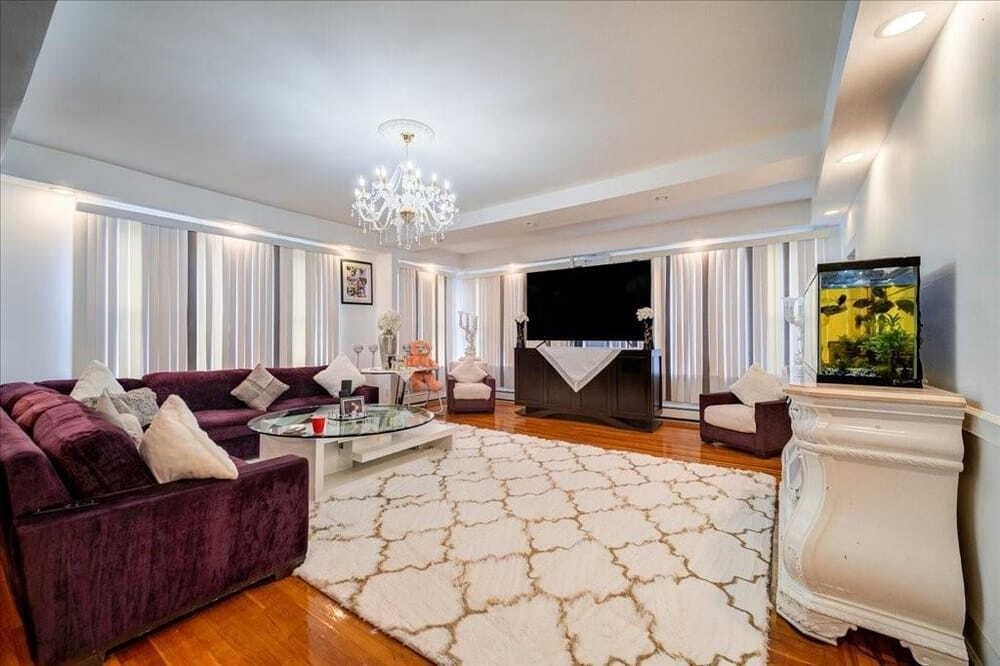 2102 Tomlinson Ave - Photo 2 of 8