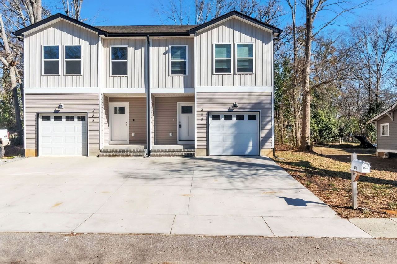 253 Woodruff St - Photo 3 of 30