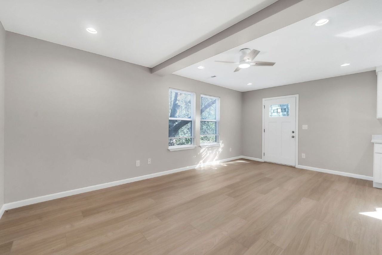 253 Woodruff St - Photo 4 of 30