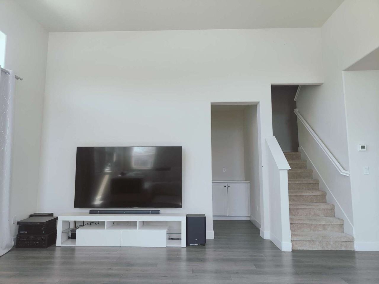 325 Eugenia St - Photo 4 of 29