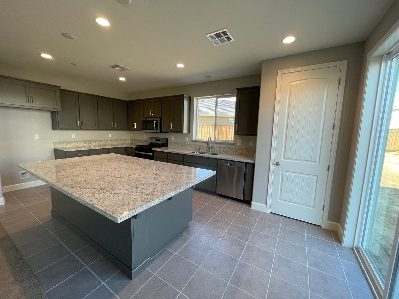 Cloverbrook Ave - Photo 5 of 22