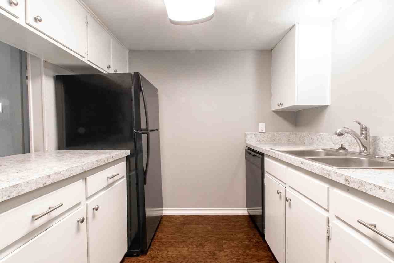 1126 N Bell Ave - Photo 7 of 8