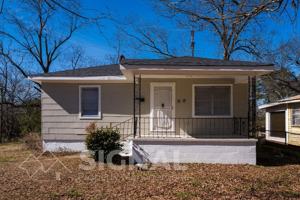 featured image of 2408 Fairfax Ave