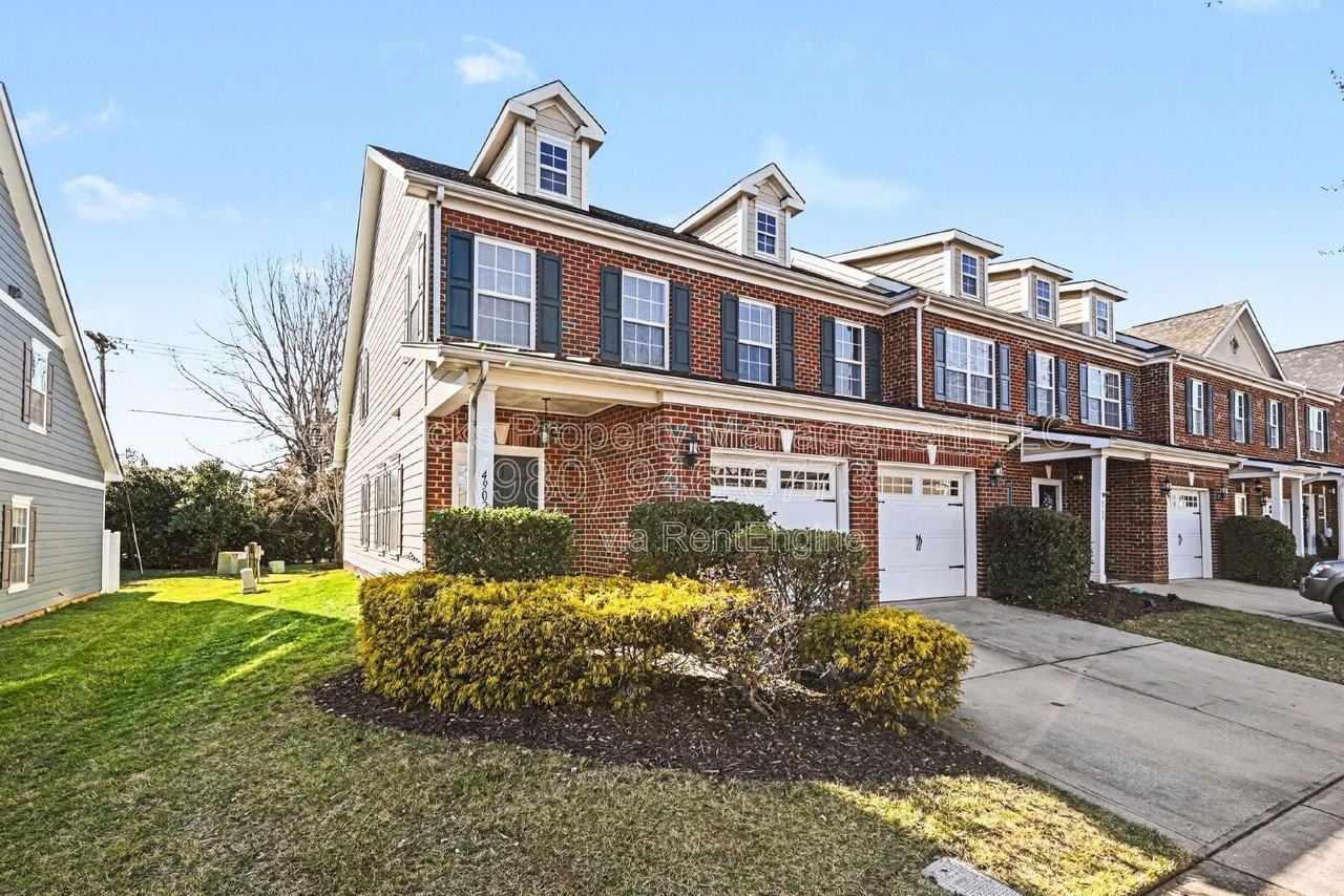 4902 Tradd Cir - Photo 4 of 26