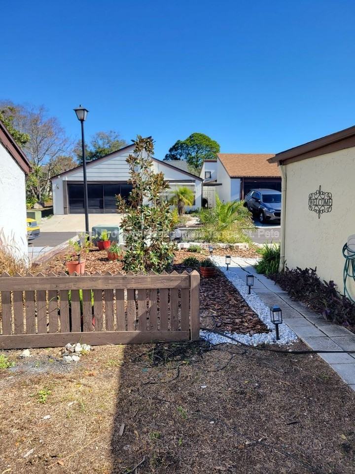 12231 Magnolia Grove Ln - Photo 3 of 42